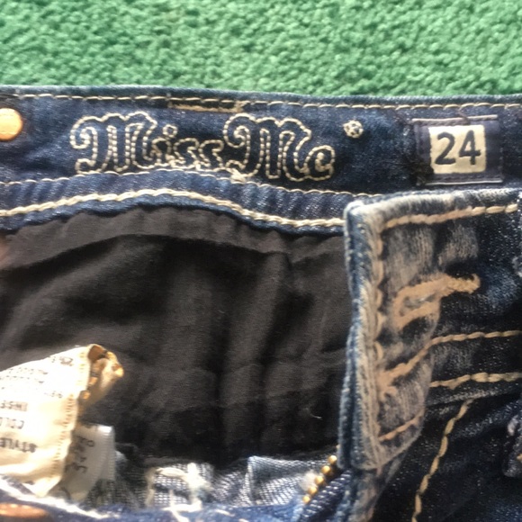 Miss Me Sequin Cropped Jeans - Picture 6 of 8